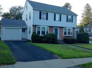 2 Zenith Dr, Worcester, MA 01602