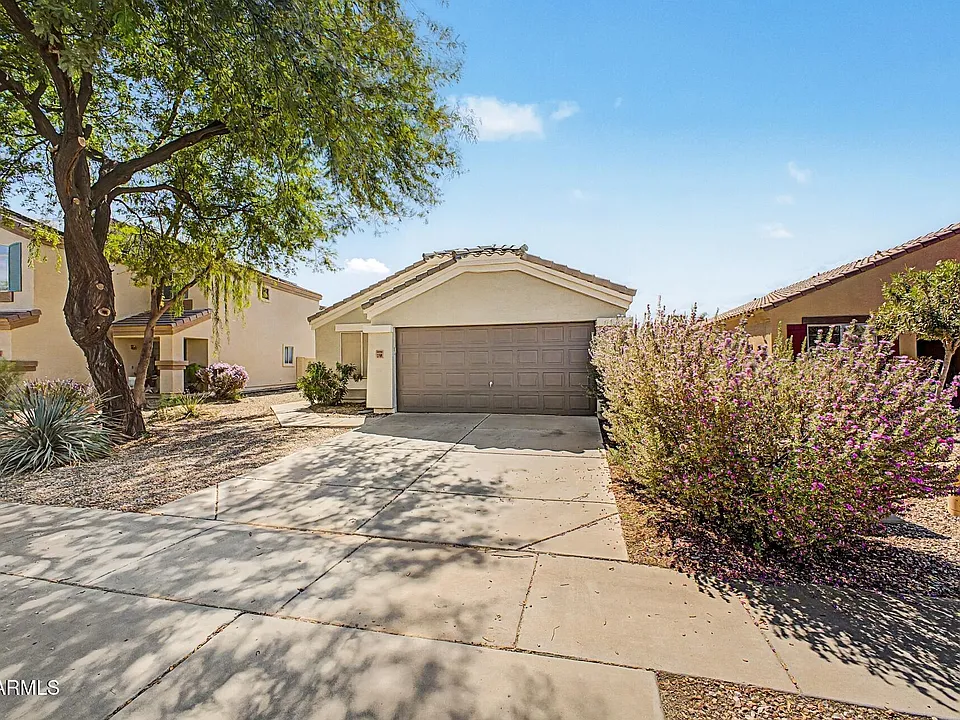 2159 W Pinkley Ave
