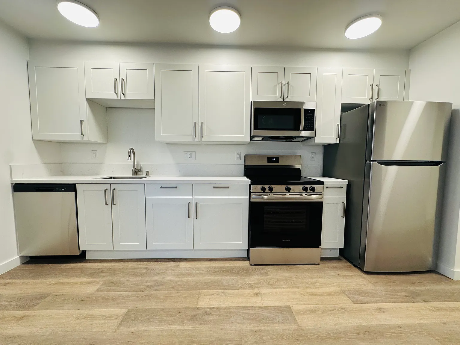 2 bed, $4,150 — Photo 4