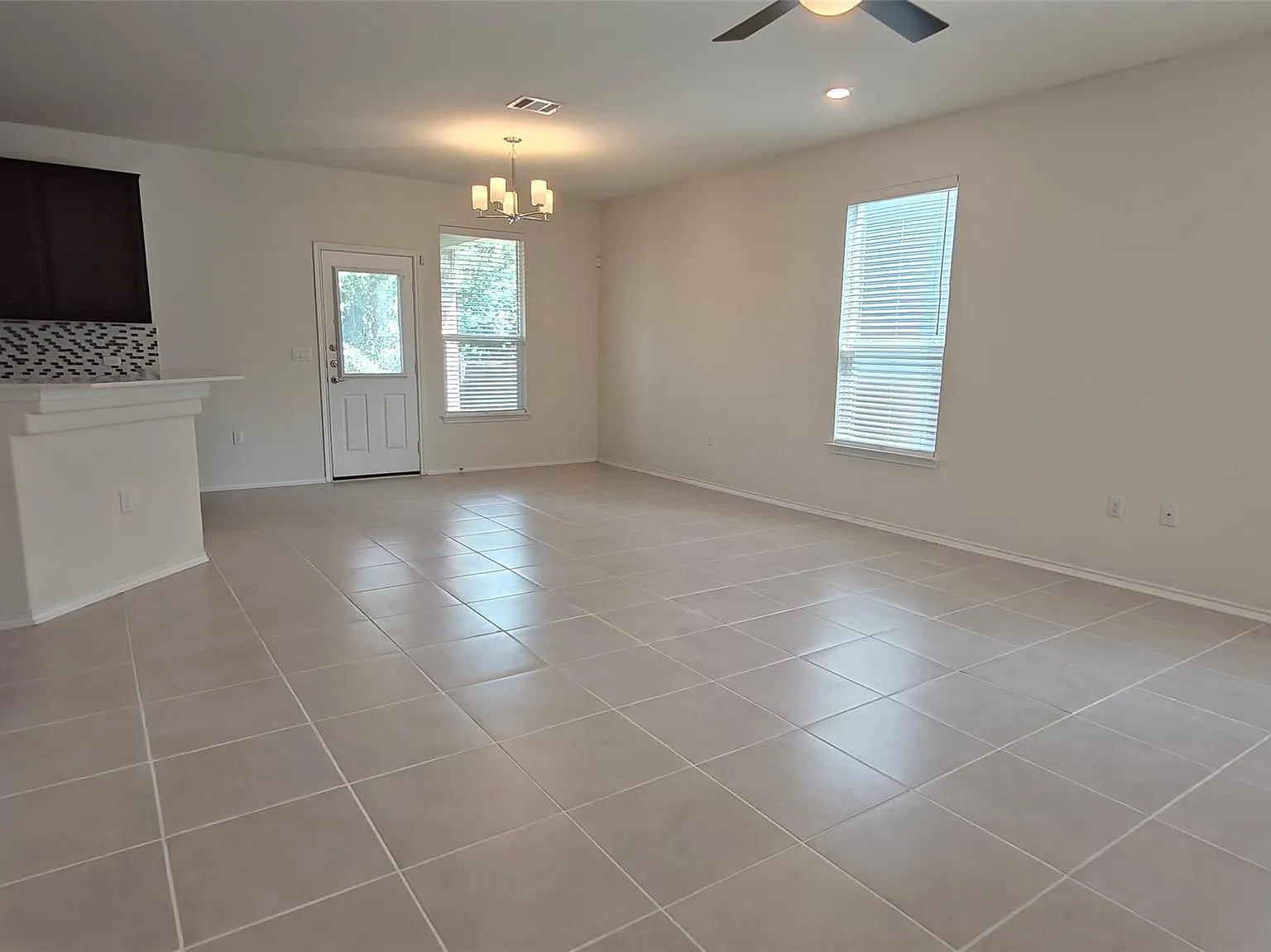 3 bed, 2.5 bath, 2068 sqft, $2,500 — Photo 3