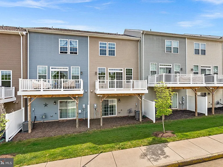 15292 Westham Ct — Photo 46