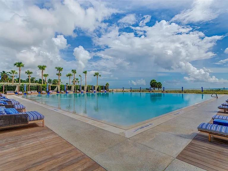 360 Ocean Dr #905S — Photo 37