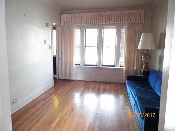 3rd image of 7736 S Saint Lawrence Ave