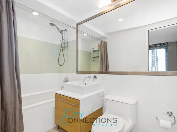 100 West 39th Street image 7 of 27