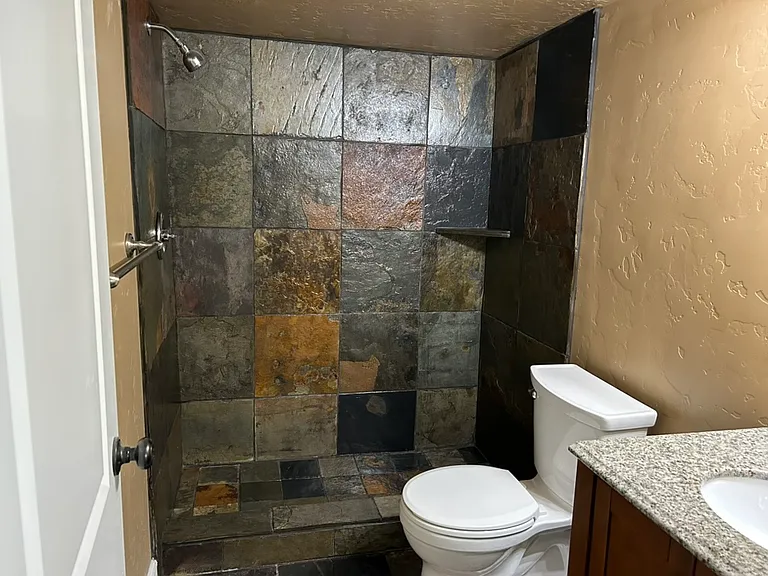 607 E Wyngate Pointe Ln — Photo 27