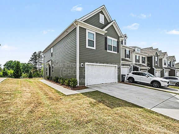 3rd image of 2785 Yeager Dr NW