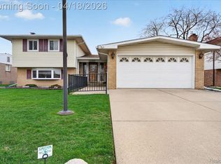 14923 Malcolm St, Southgate, MI 48195