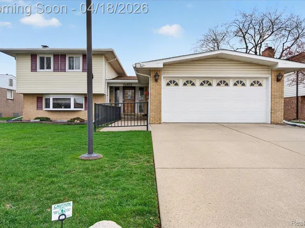 14923 Malcolm St, Southgate, MI 48195