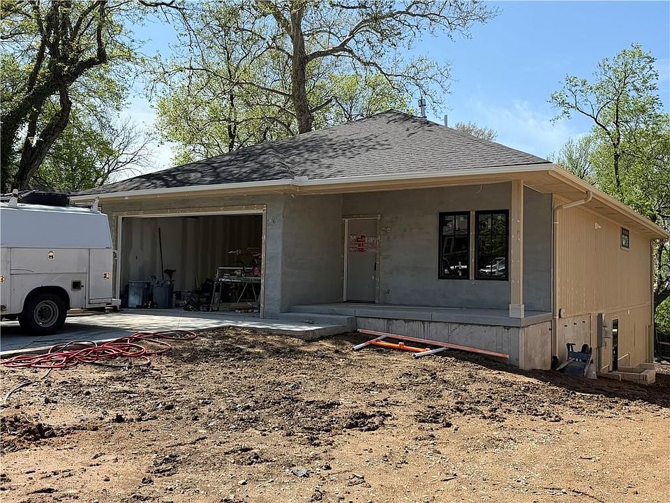 1st image of 5028 Fontana St