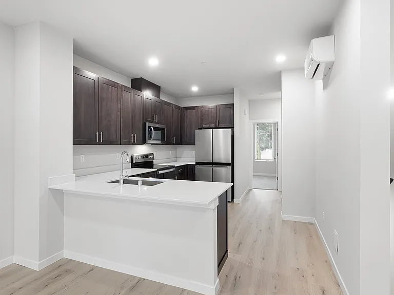 9916 18th Ave W #G — Photo 11