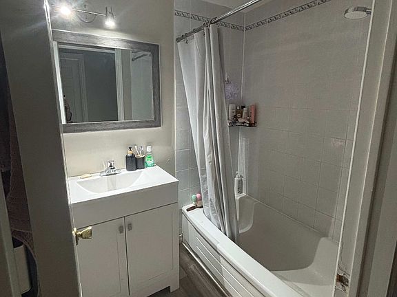 5th image of 129 Rickson Ave