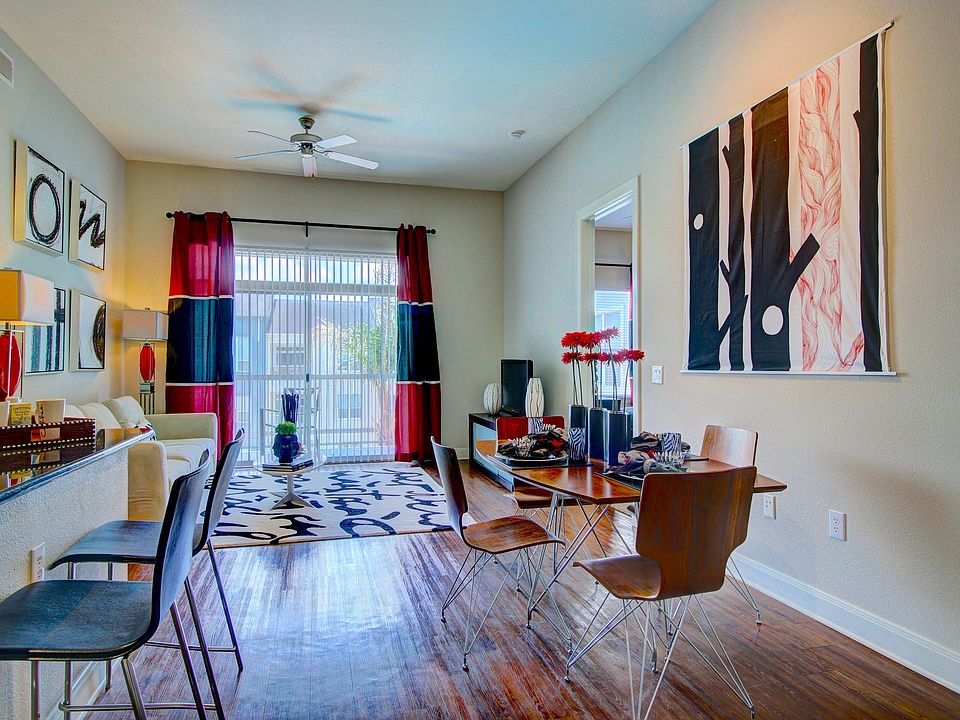 1st image of 1725 Crescent Plaza Dr APT 2169