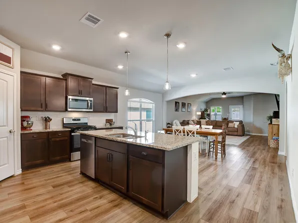 1011 Davy St, Brenham, TX 77833