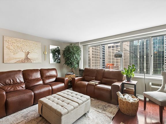3rd image of 211 E Ohio St APT 2208