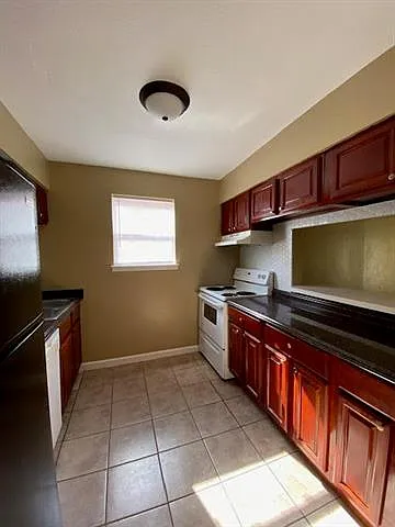 2514 Division St — Photo 11