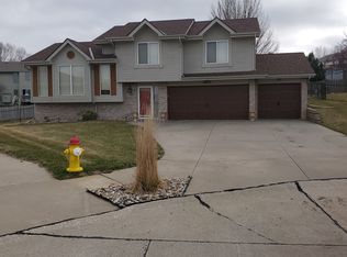 8029 S 68th Street Cir, La Vista, NE 68128