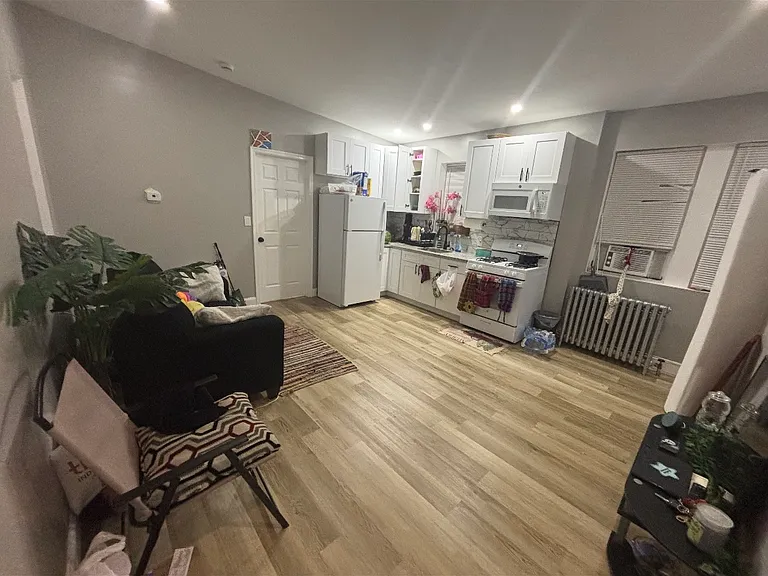 202-206 Berbro Ave #204-B — Photo 4