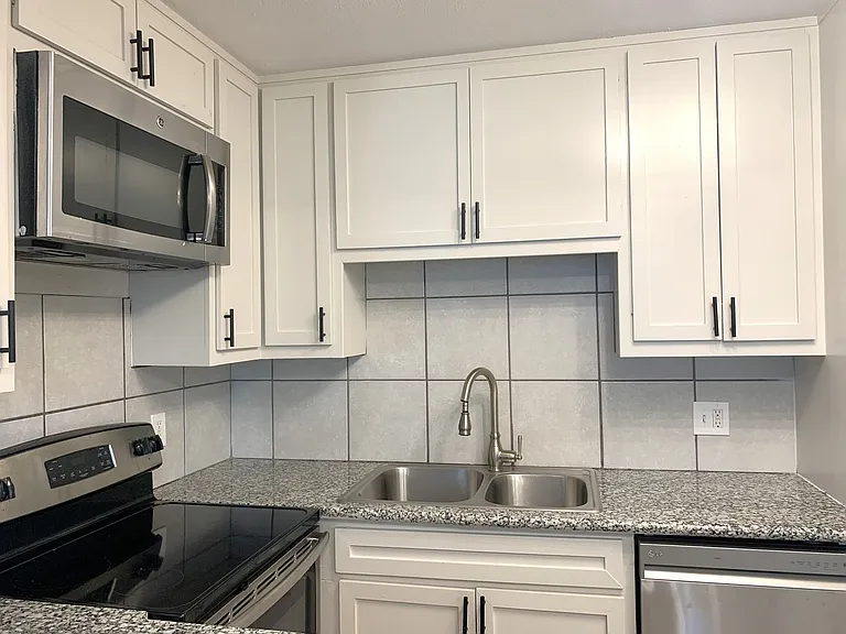BlueBird Apartments — Photo 33