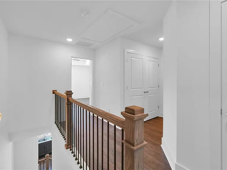 6433 Scudders Dr — Photo 12