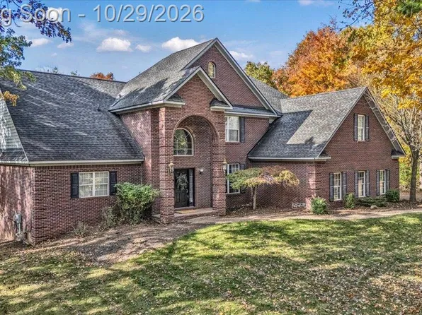 3903 Nutcracker Ct, Oxford, MI 48370