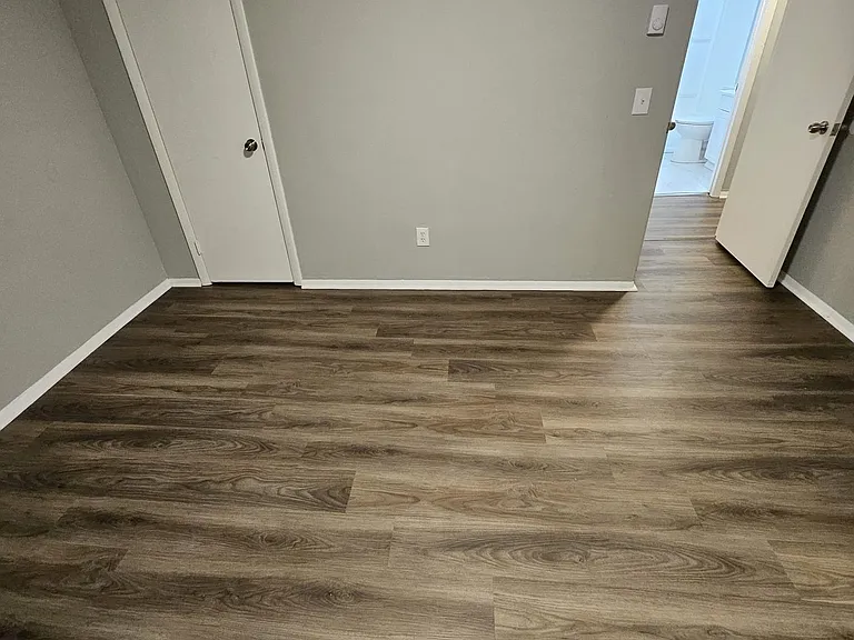 1818 E 42nd St — Photo 15