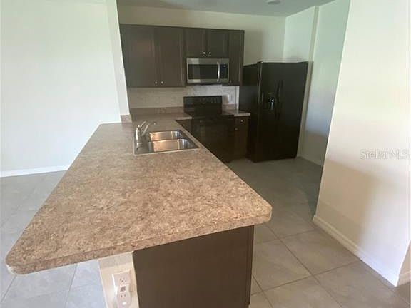 3rd image of 9041 Wildflower Ln