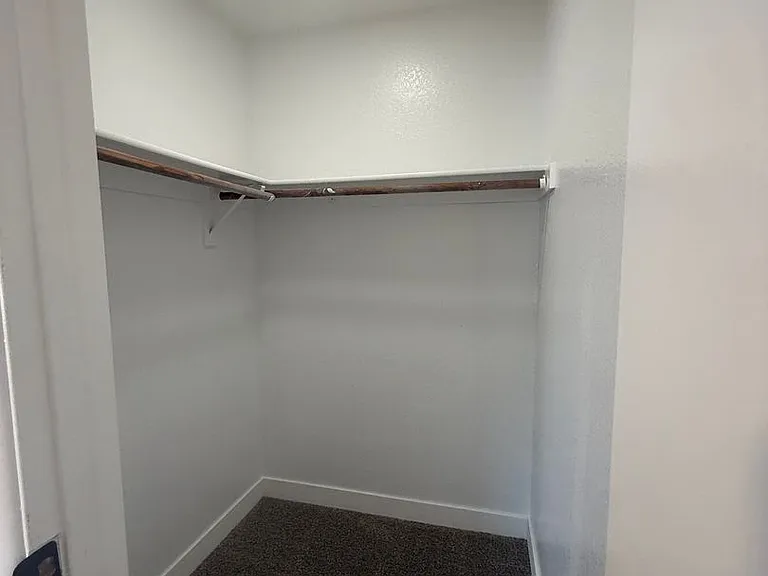 2704 E. Turney Ave — Photo 15