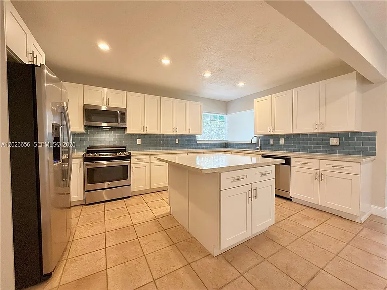 206 SE 3rd Pl — Photo 13