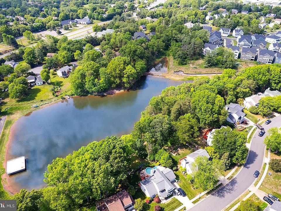 1st image of 13484 Lake Shore Dr