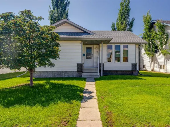 17 N Stanford Blvd, Blackfalds, AB T4M 0K6