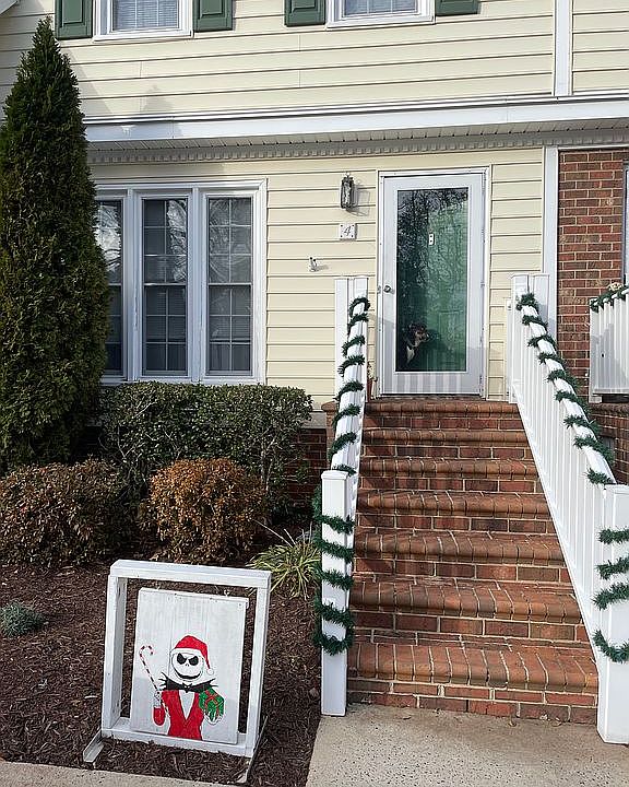 1st image of 1121 Sherwood Dr APT 4