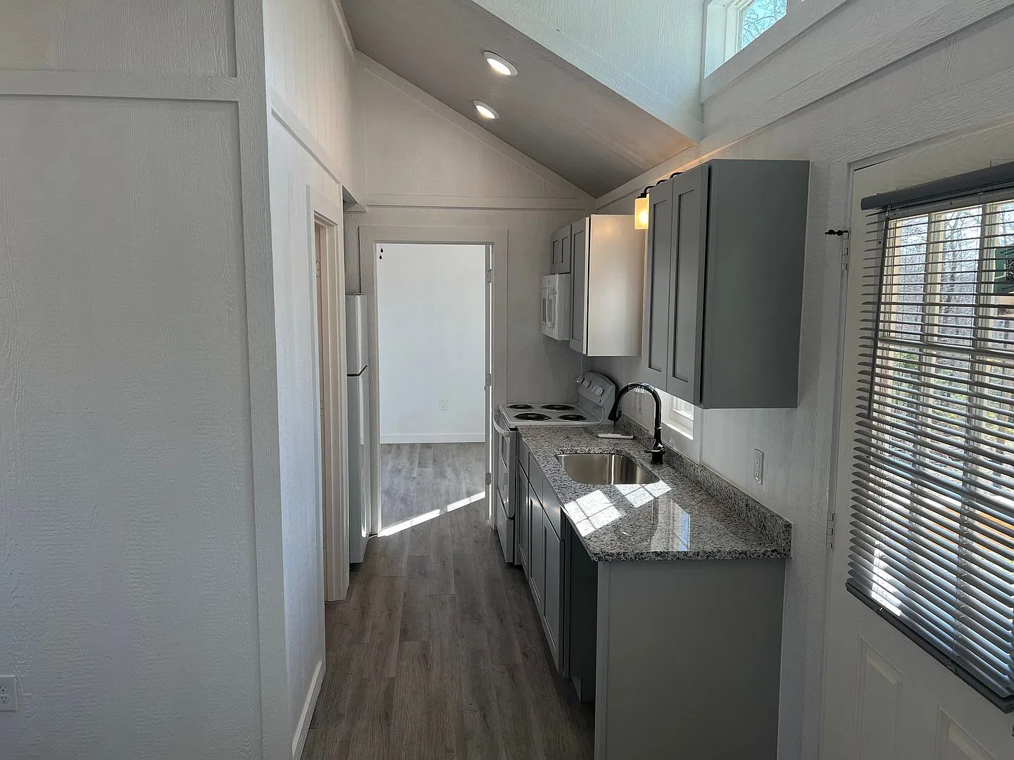 2 Bed 1 Bath House — Photo 4