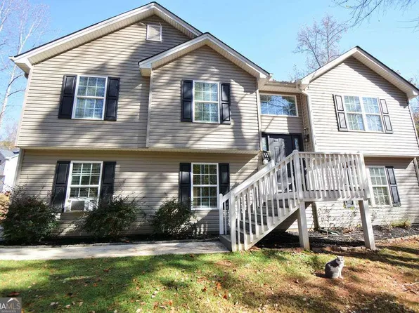 5614 Hawthorn Dr, Gillsville, GA 30543