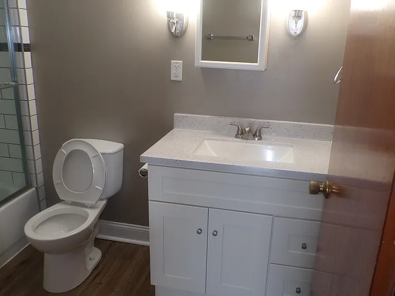 905 Beech St — Photo 8