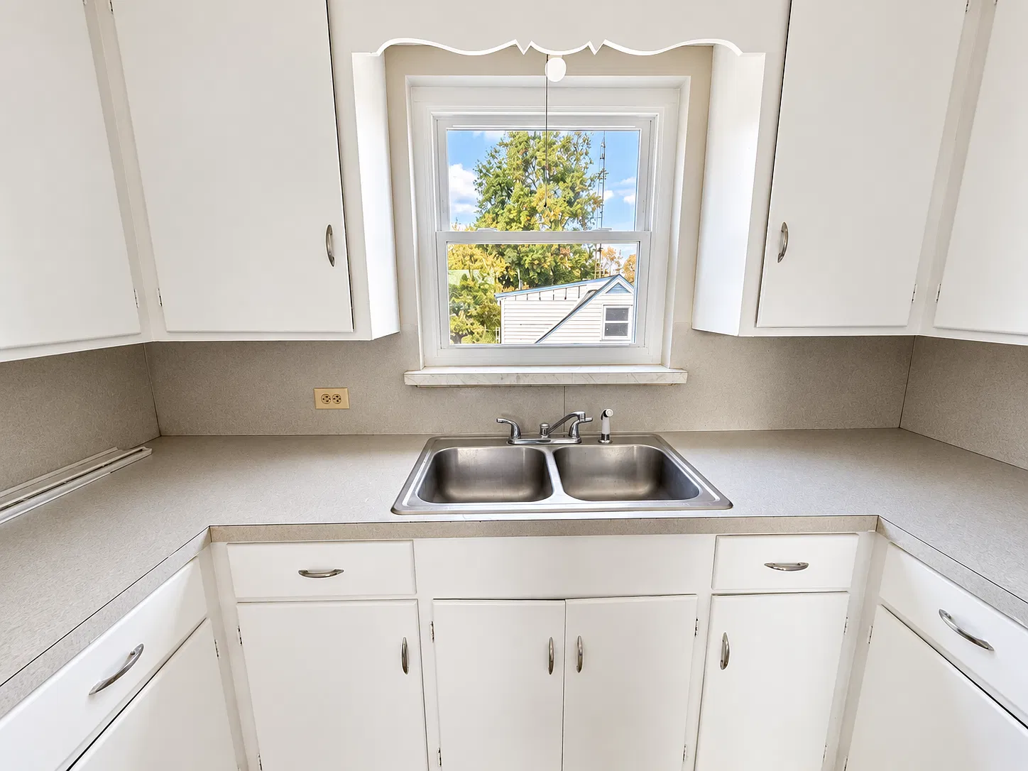 4511 Tioga St NW Canton OH 44708 — Photo 3