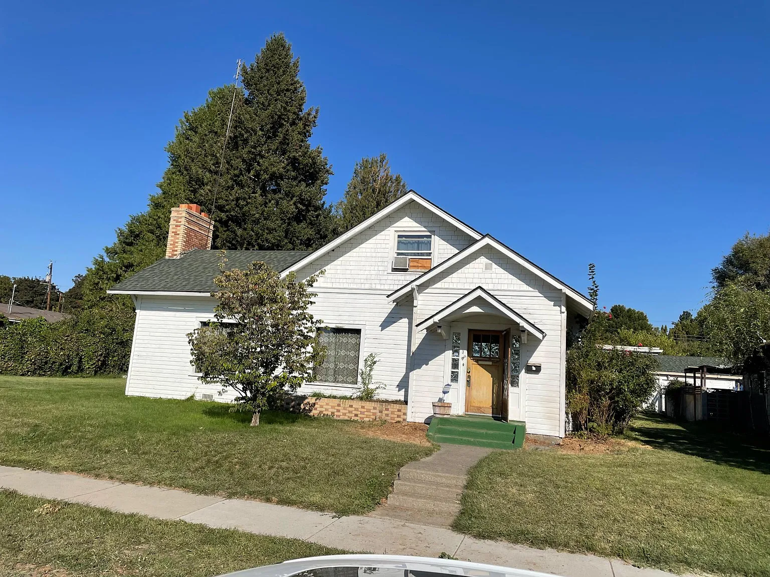 309 Birch Ave photo 1
