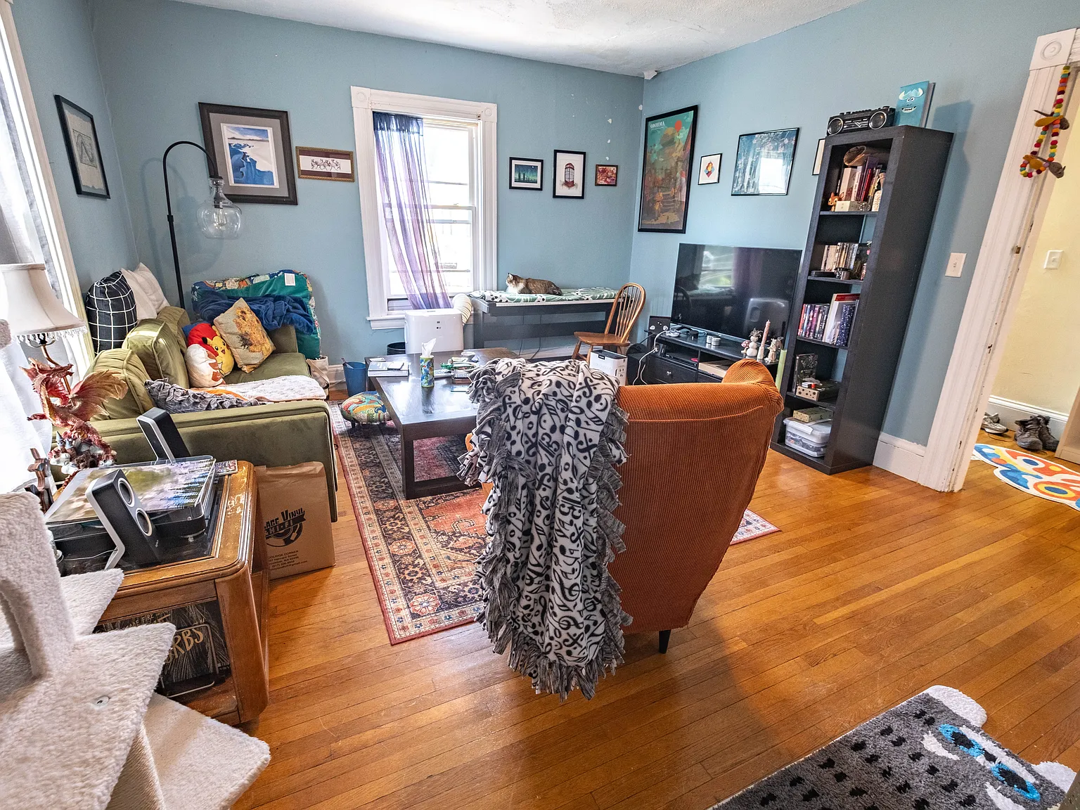 4 bed, 2100 sqft, $3,800 — Photo 2