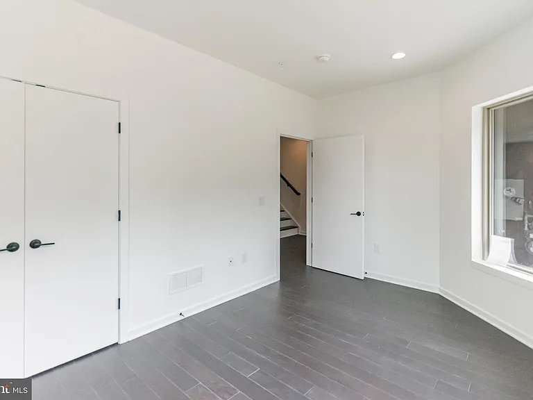 3111 Parkview Walk — Photo 27
