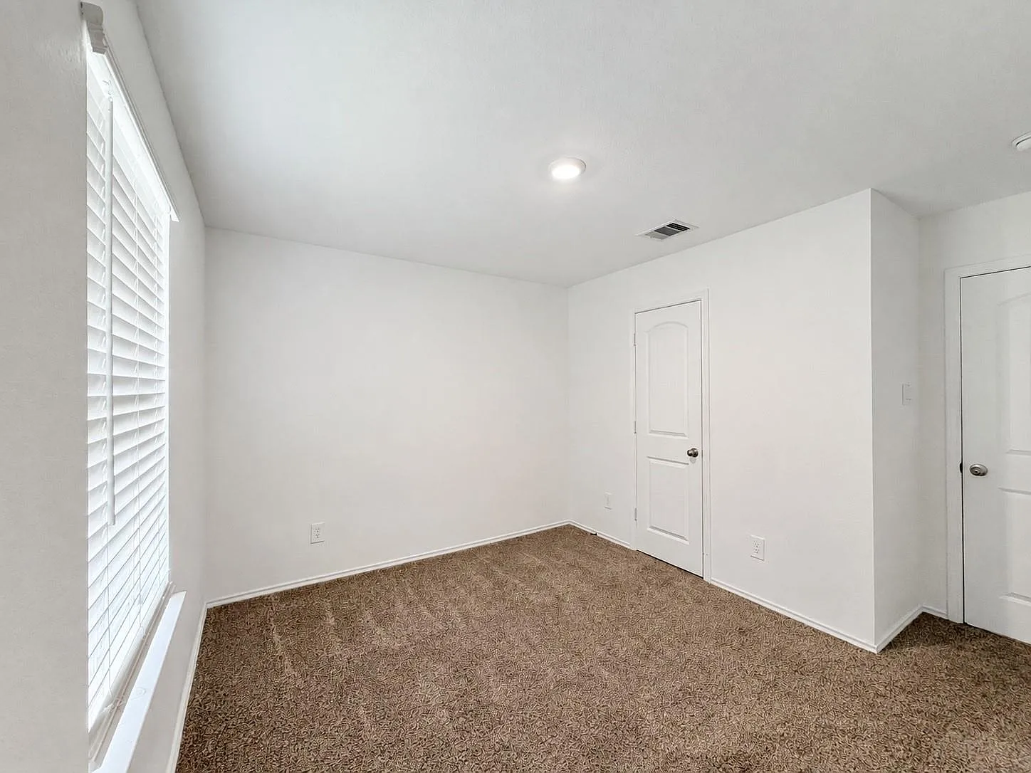 4 bed, 2.0 bath, 1811 sqft, $2,250 — Photo 4