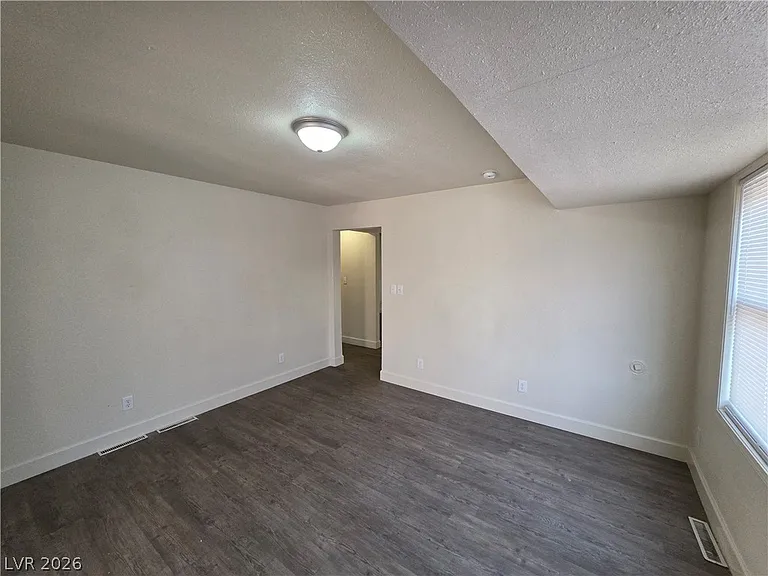 1590 Mustang Dr — Photo 71