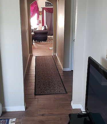 4th image of 285 Tower View Dr W