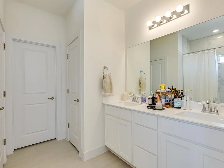 8801 Looksee Ln — Photo 14