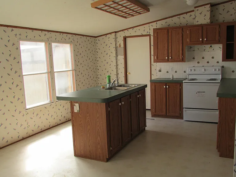 10325 County Road 470 — Photo 2