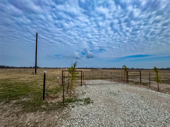 375 County Rd #1515, Pt, TX 75472