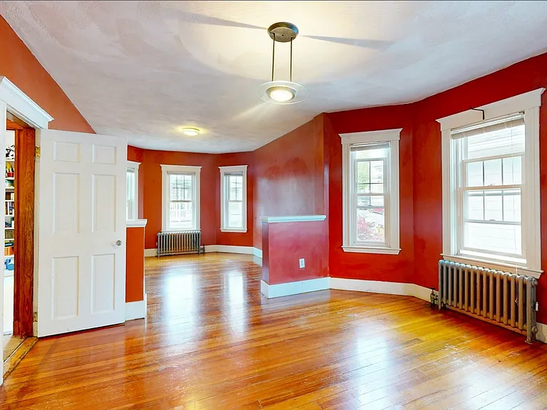 8 Douglas Ave #2 — Photo 5