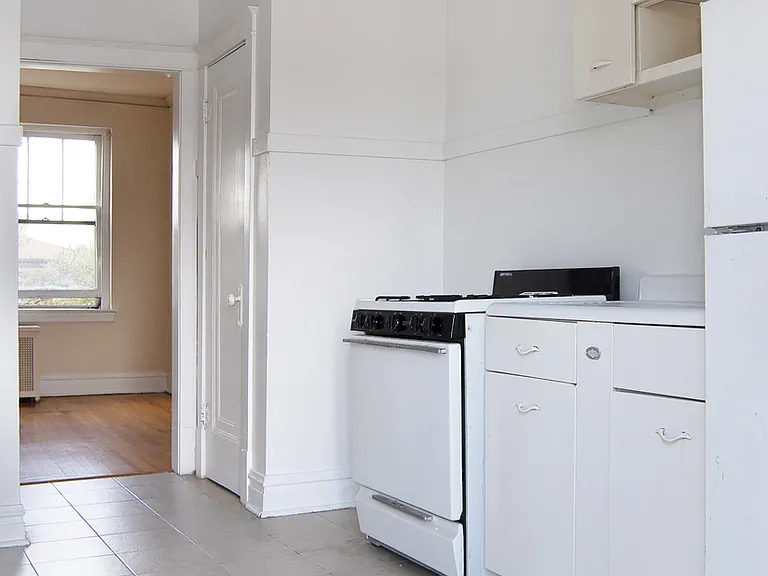 5137 W Windsor #51373E — Photo 1