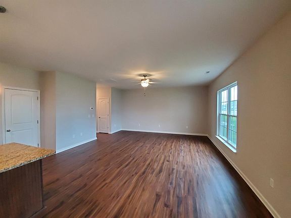 5th image of 2656 Wigginton Pt