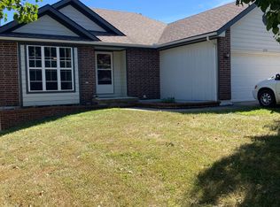 1004 Foxridge Dr, Warrensburg, MO 64093