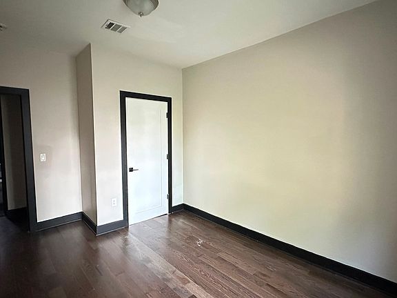 5th image of 104 Belmont Ave #11E
