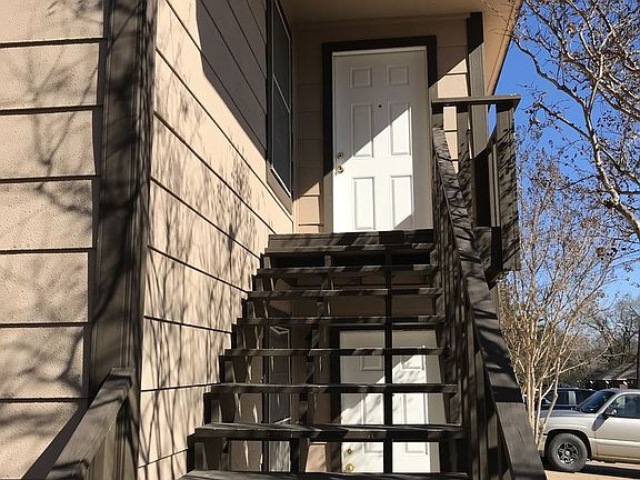 2nd image of 2612 W Sycamore Ave